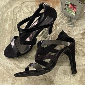 LAST CHANCE Two Tone Open Toe Black Shoes Heels BCBGeneration Zip Back Prom